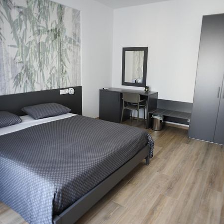 B&B Del Parco โกเซนซา ภายนอก รูปภาพ